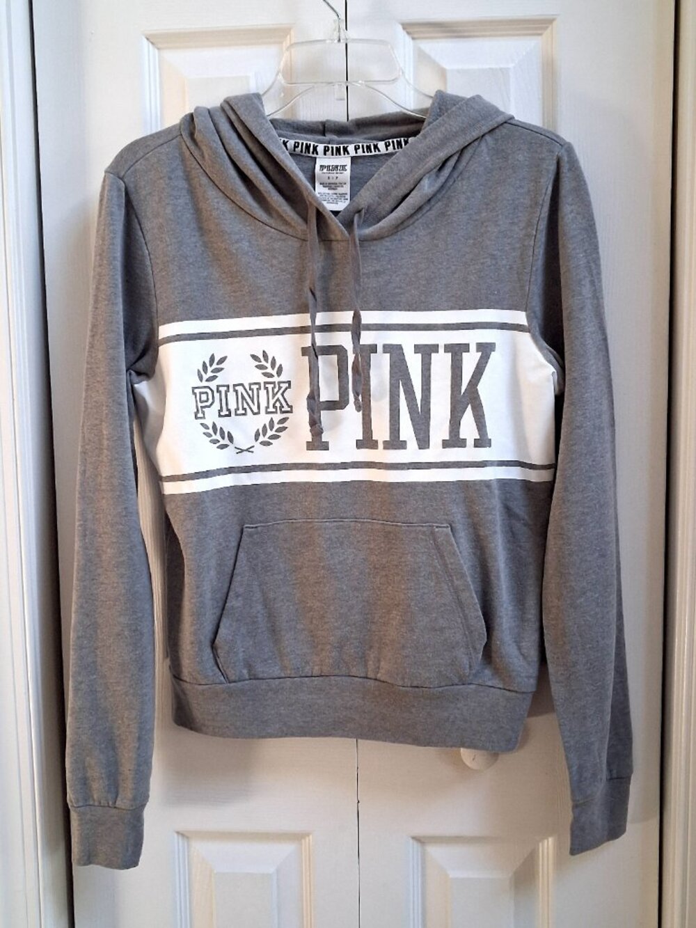 Victoria's Secret PINK Gray Hooded Sweatshirt w/White Crest sz S